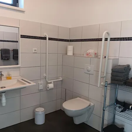 Lagrette Am Hainer Tatil Evi Neukieritzsch